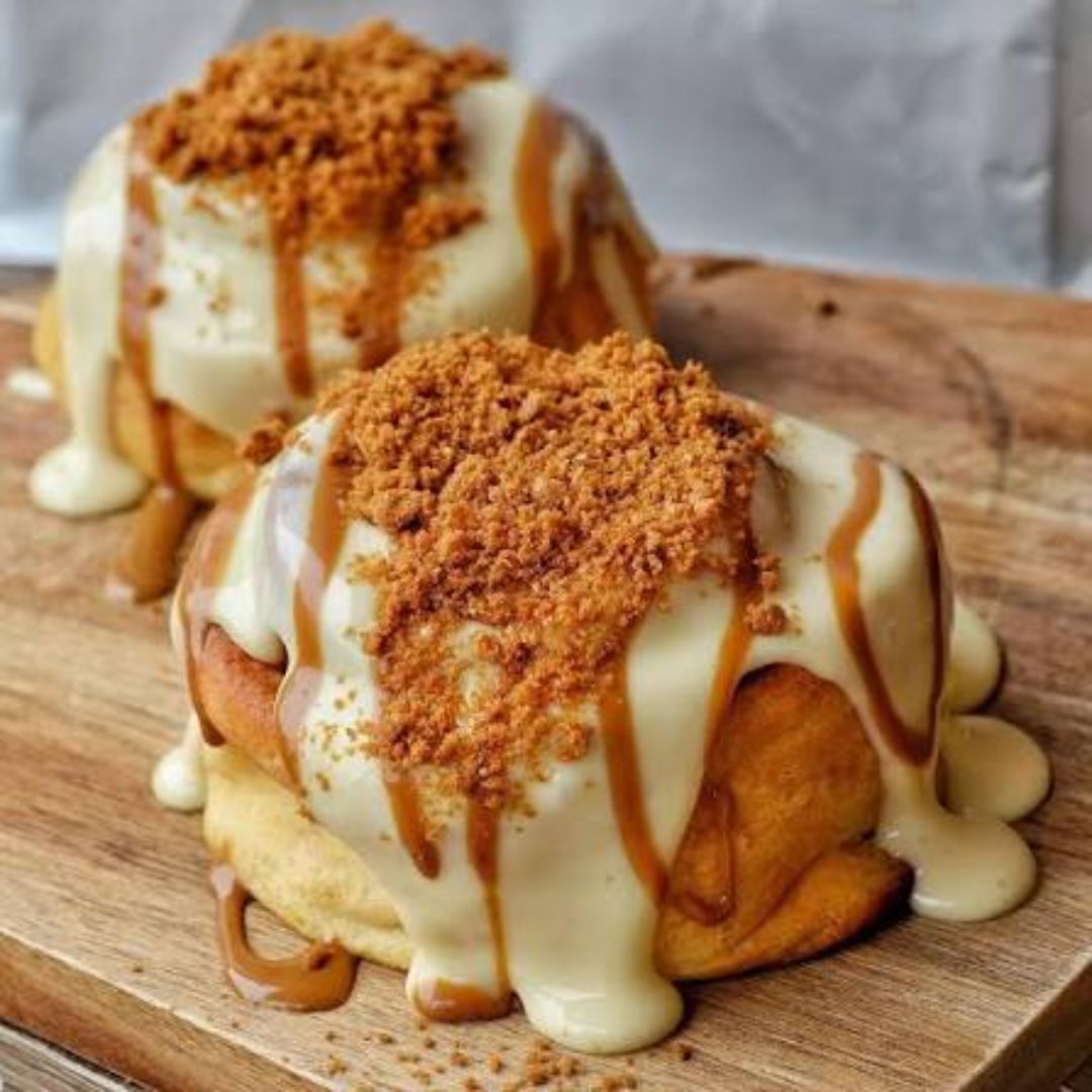 Biscoff Cookie cinnamon roll - Phoenix Pastries