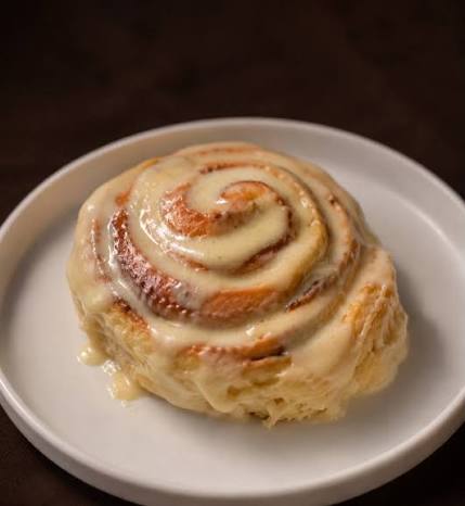 Maple glazed cinnamon roll - Phoenix Pastries